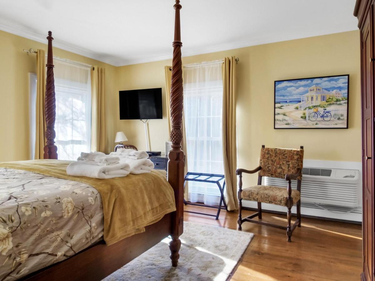 The Thistle Inn Бутбей-Харбор Экстерьер фото